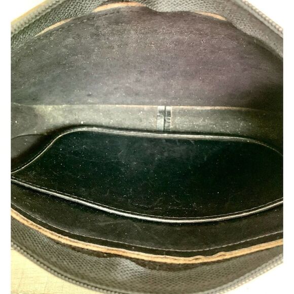 VTG MICHAEL GREEN SEATTLE BLACK GENUINE LEATHER ZIP MESSENGER SHOULDER BAG XBODY - Picture 11 of 12